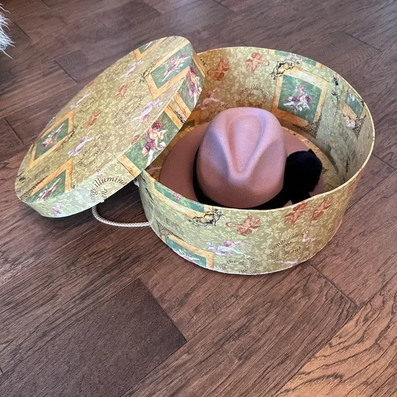 Pink Fedora - Picture 8 of 8